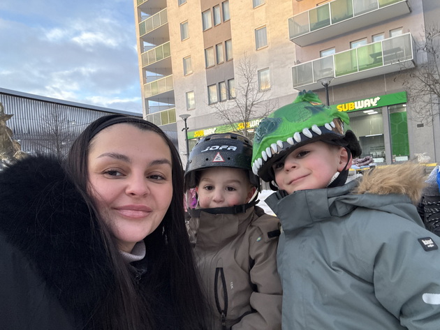 katerina-kraljevska-so-soprugot-i-3-te-deca-zhiveeme-vo-predgradie-na-stokholm-tuka-decata-nosat-obleka-od-vtora-raka-20.jpeg