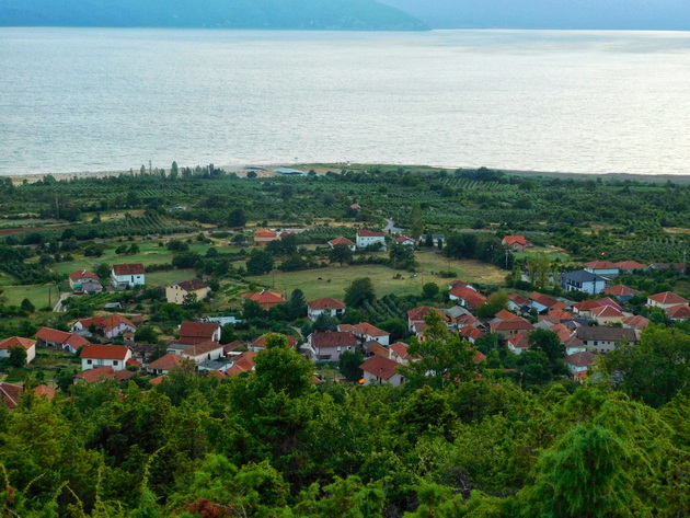 kristina-paskoska-za-nashite-sela-dolno-dupeni-ima-najubav-pogled-za-utrinsko-kafe-stenje-za-kampuvanje-pod-dzvezdite-10.jpg