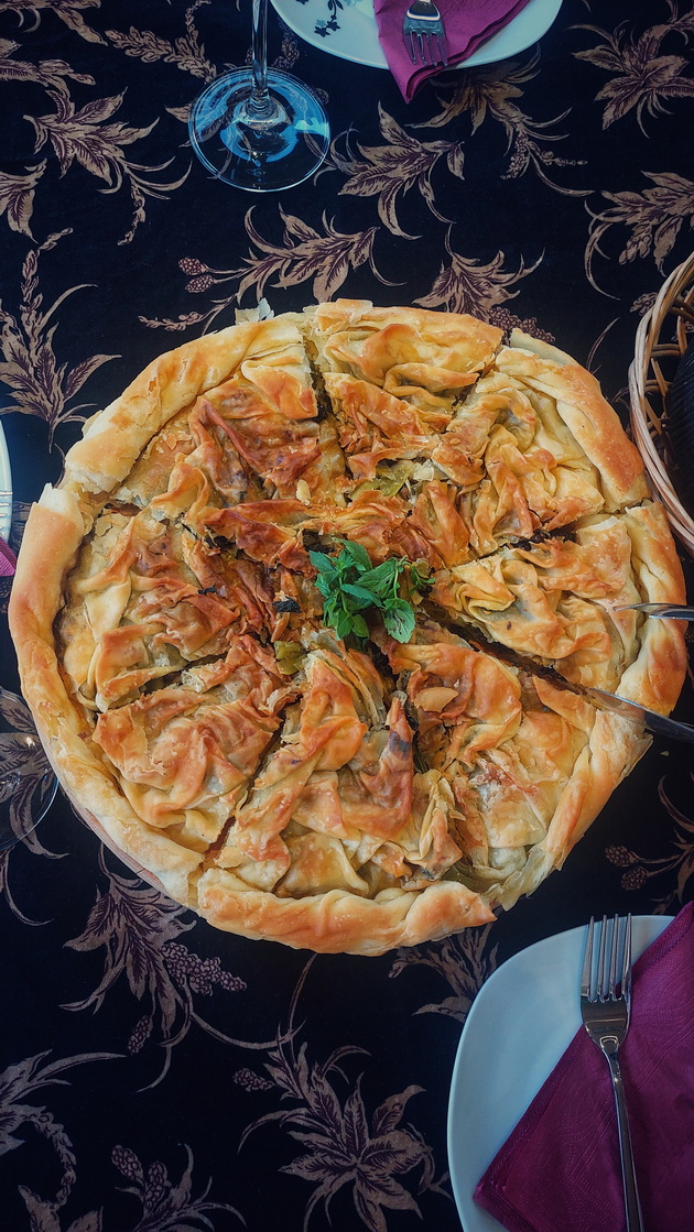 kristina-paskoska-za-nashite-sela-dolno-dupeni-ima-najubav-pogled-za-utrinsko-kafe-stenje-za-kampuvanje-pod-dzvezdite-18_copy.jpg