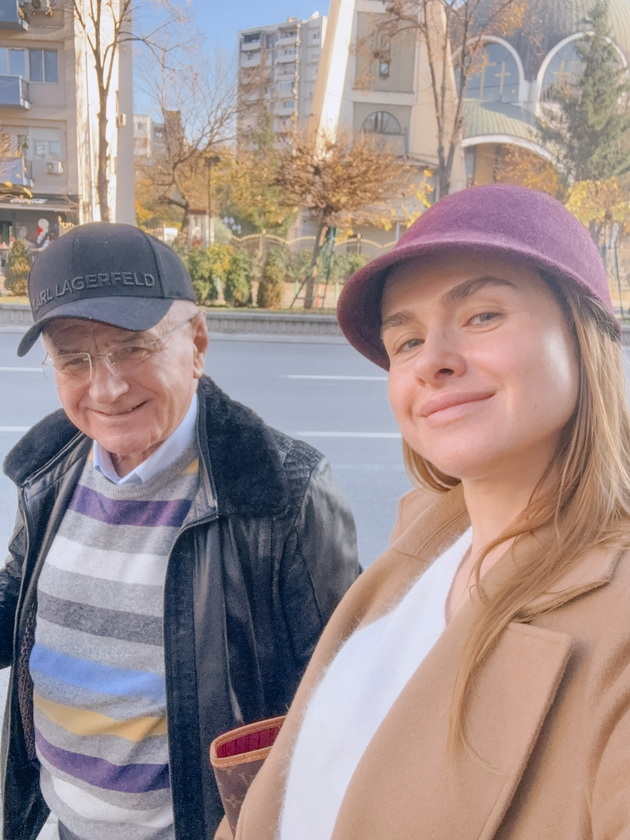 ksenija-nikolova-so-fotki-od-detstvoto-mu-chestitashe-rodenden-na-tatko-i-ti-si-mojot-primer-za-borbenost-05.jpg