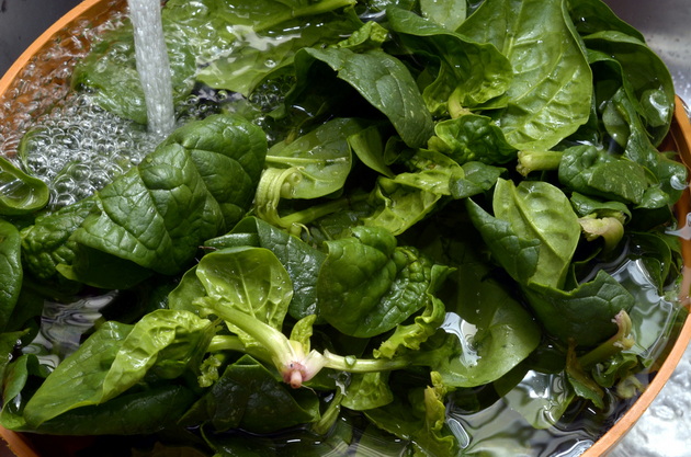 makedonski-nutricionist-odgovara-za-crnobelo-dali-spanakjot-smee-da-se-podgreva-05.jpg