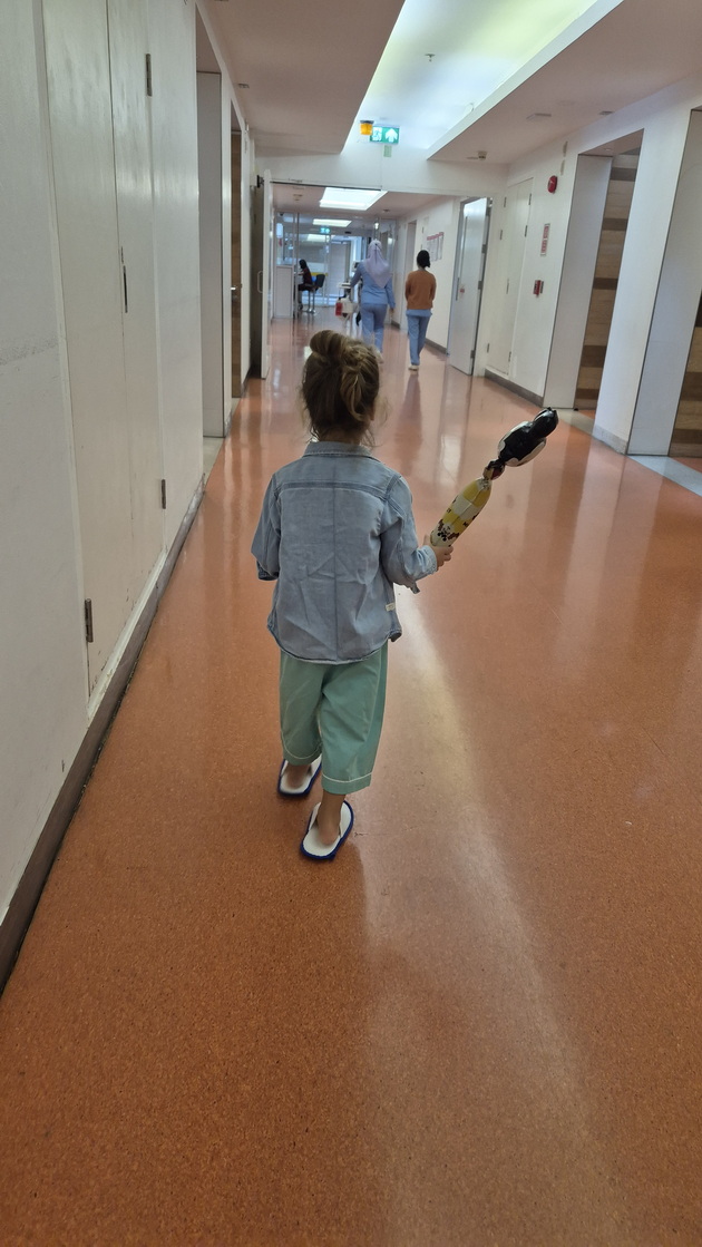slavica-so-semejstvoto-2-meseci-beshe-vo-tajland-ima-sovrshen-obrok-za-100-denari-no-vo-restoran-so-ventilator-i-pocrneti-dzidovi-05.jpg
