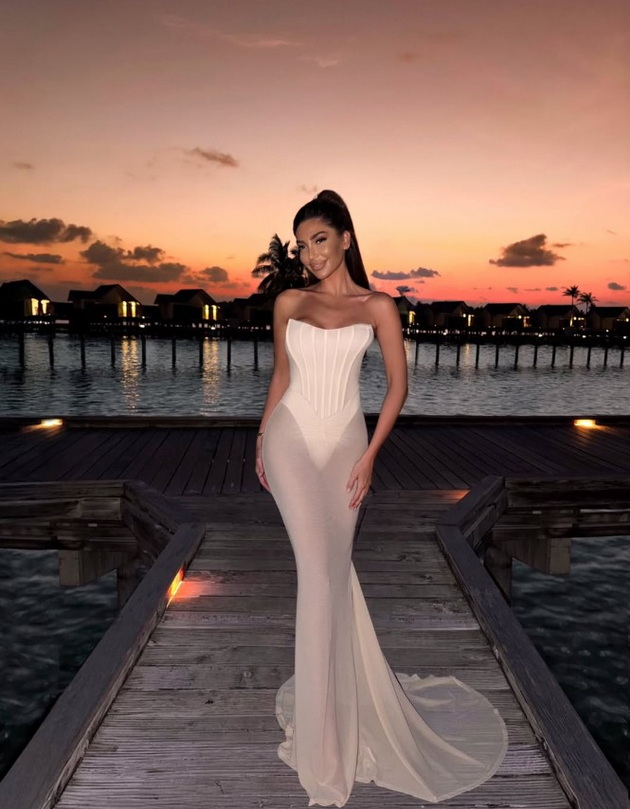 soprugata-na-pedja-jovanovikj-so-kogo-se-razvede-2-pati-e-bikini-bozhica-maldivi-imam-3-deca-no-nema-izgovori-06.jpg