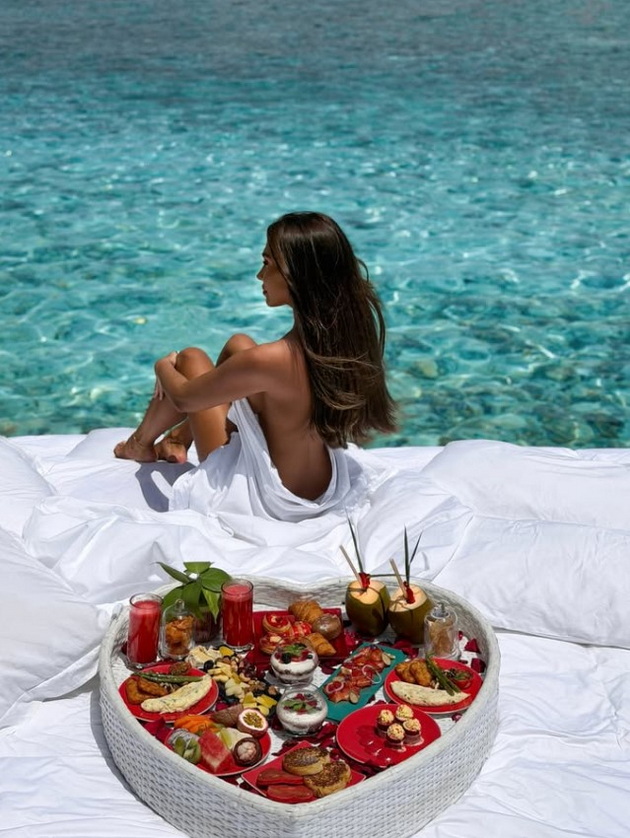 soprugata-na-pedja-jovanovikj-so-kogo-se-razvede-2-pati-e-bikini-bozhica-maldivi-imam-3-deca-no-nema-izgovori-07.jpg
