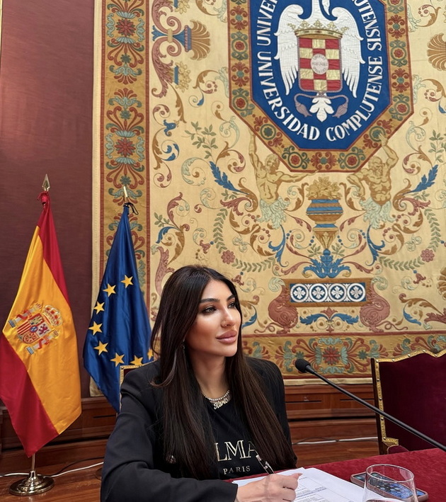 suzana-hadji-ilikj-e-modna-biznis-dama-so-strast-za-patuvanja-i-samohrana-majka-crnata-i-e-omilena-veruva-vo-estetski-zafati-16_copy.jpeg