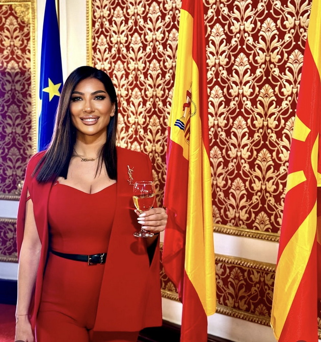 suzana-hadji-ilikj-e-modna-biznis-dama-so-strast-za-patuvanja-i-samohrana-majka-crnata-i-e-omilena-veruva-vo-estetski-zafati-17.jpeg