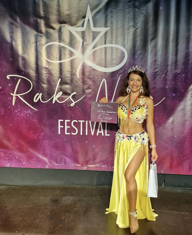 viktorija-e-nasha-stomachna-tancharka-shto-zhivee-vo-shvajcarija-igrav-orientalen-tanc-i-vo-8-iot-mesec-od-bremenosta-13.jpg