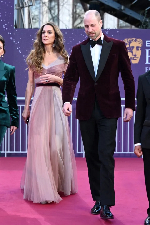 di-karpio-tazhen-bidejkji-izgubi-rasistichki-navredi-na-majkl-dzh-dzhordan-kako-pomina-dodeluvanjeto-na-bafta-2026-11.JPG