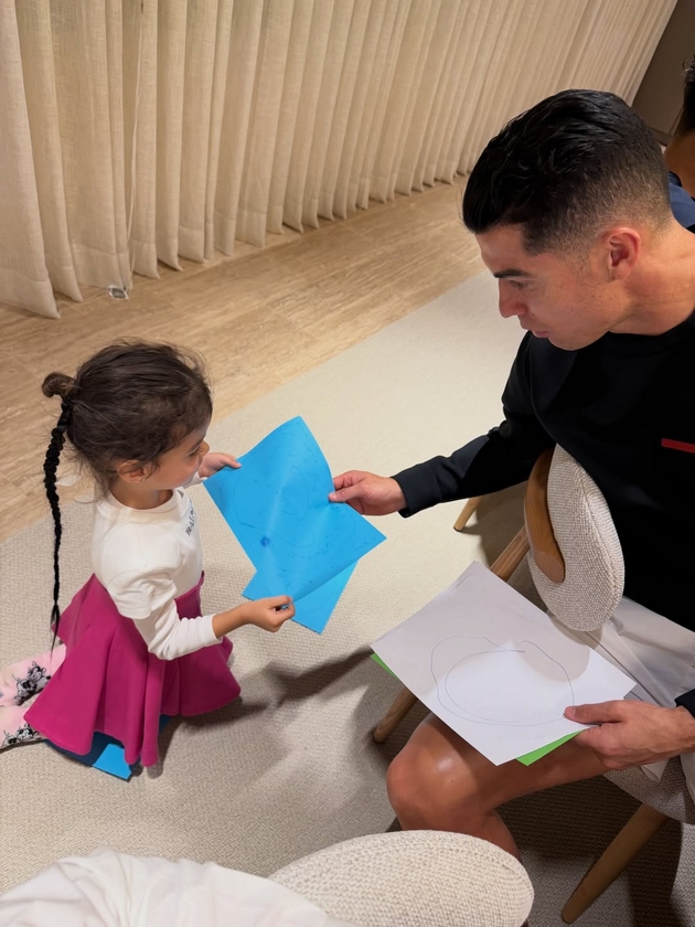 dzhordzhina-ne-prestanuva-da-se-fali-so-raskoshniot-zhivot-vo-saudiska-arabija-otkako-ronaldo-stana-prv-fudbaler-milijarder-.JPG