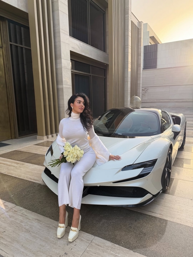 dzhordzhina-ne-prestanuva-da-se-fali-so-raskoshniot-zhivot-vo-saudiska-arabija-otkako-ronaldo-stana-prv-fudbaler-milijarder-02.JPG