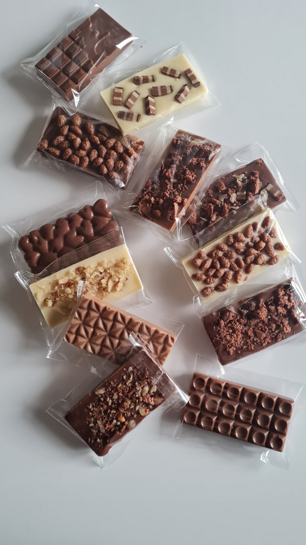 gabriela-i-radica-od-skopje-pravat-unikatni-chokoladni-deserti-za-nekoi-pokompleksni-kreacii-ni-se-poterbni-i-po-nekolku-dena-22.JPG