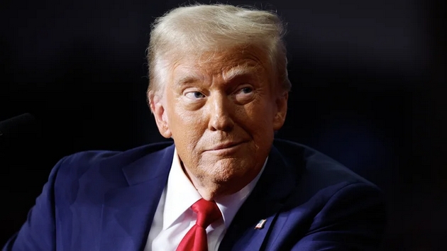 golite-fotki-na-melanija-prijatelstvoto-na-donald-i-epstin-skandalite-od-koi-semejstvoto-tramp-ne-mozhe-da-izbega-06.JPG