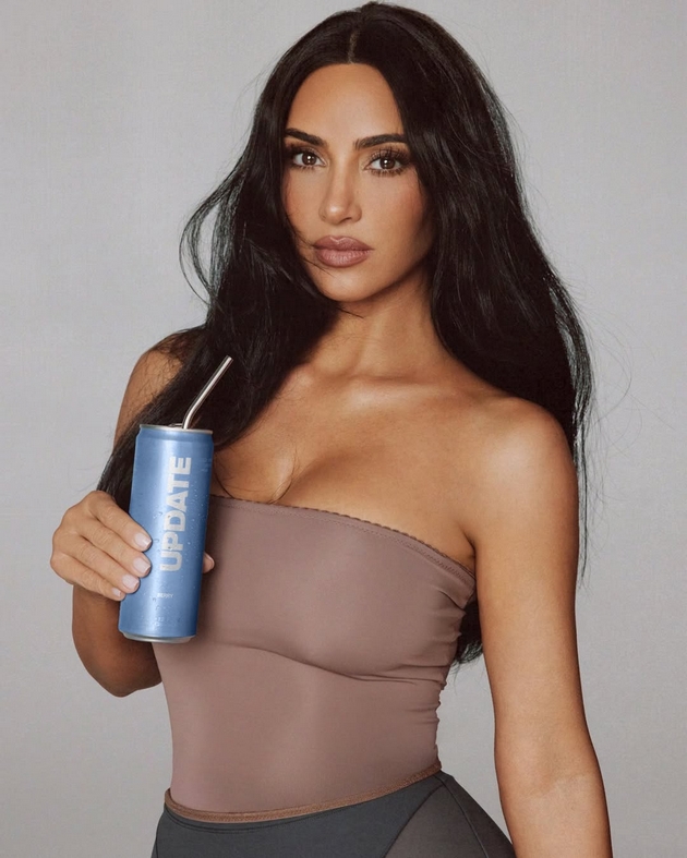 koj-e-ova-kim-kardashijan-ismejuvana-za-fotoshop-utka-ja-izbrisha-fotkata-13.JPG
