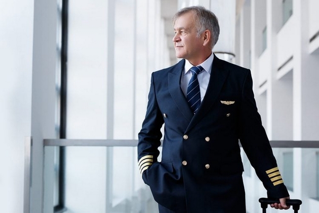rakopleskanje-otkako-avionot-kje-sleta-i-ushte-8-uchtivi-raboti-shto-gi-nerviraat-stjuardesite-i-drugite-patnici-10.JPG