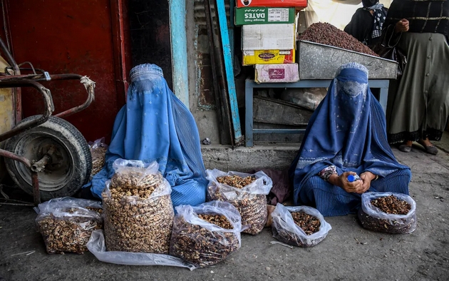 sopruzite-imaat-dozvola-da-gi-tepaat-ne-smeat-da-zboruvaat-vo-javnost-kako-izgleda-zhivotot-na-zhenite-vo-avganistan-07.JPG