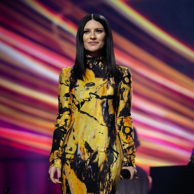 8-godini-beshe-ljubovnica-na-ozhenet-mazh-so-tri-deca-pa-mu-rodi-kjerka-burniot-ljuboven-zhivot-na-laura-pauzini-07.jpg