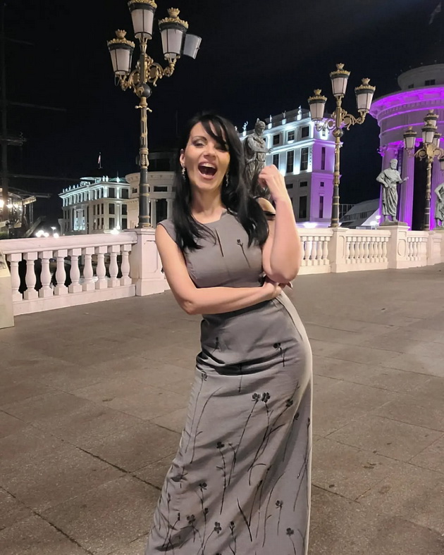 andrijana-jovanovska-nasha-novinarka-10-prichini-zoshto-si-ja-obozhavam-profesijata-11.jpeg