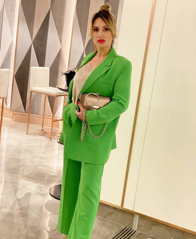 anita-rusevska-47-ima-vpechatliv-stil-obozhava-bundi-preferira-patiki-pred-visoki-potpetici-sako-so-koshula-mi-e-spas-14.jpg
