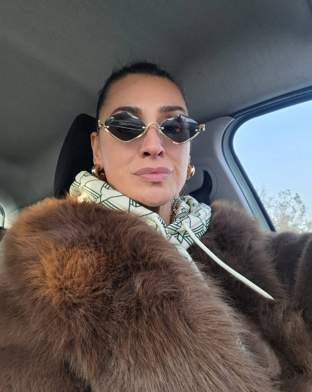anita-rusevska-47-ima-vpechatliv-stil-obozhava-bundi-preferira-patiki-pred-visoki-potpetici-sako-so-koshula-mi-e-spas-22.jpg
