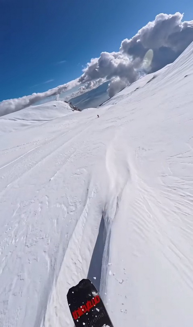 germanec-se-voodushevi-od-shar-planina-objavi-video-dodeka-borda-ova-ne-se-alpi-makedonija-e-07.jpg