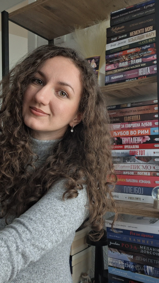jovana-od-veles-25-pozajmuvam-knigi-i-od-gradska-biblioteka-chitam-po-6-mesechno-koi-mi-se-omileni-04.jpg