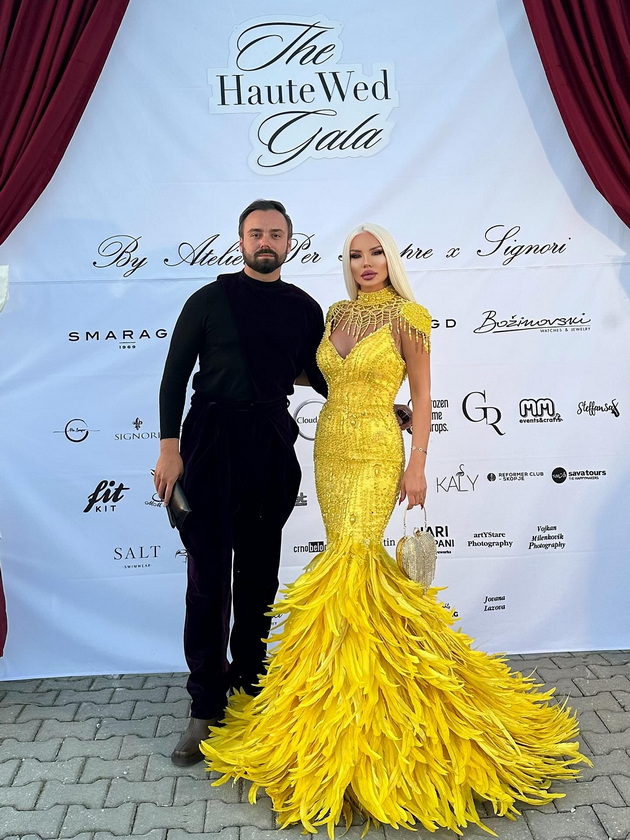 kaltrina-krueziu-i-lejdi-gaga-bleskaat-vo-fustani-so-perduvi-koja-e-povpechatliva-05.jpg