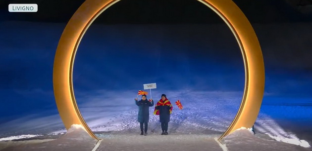 maraja-keri-ja-pee-volare-valentino-rosi-vozi-tramvaj-spektakularno-otvoranje-na-zimskata-olimpijada-vo-italija-10.jpeg