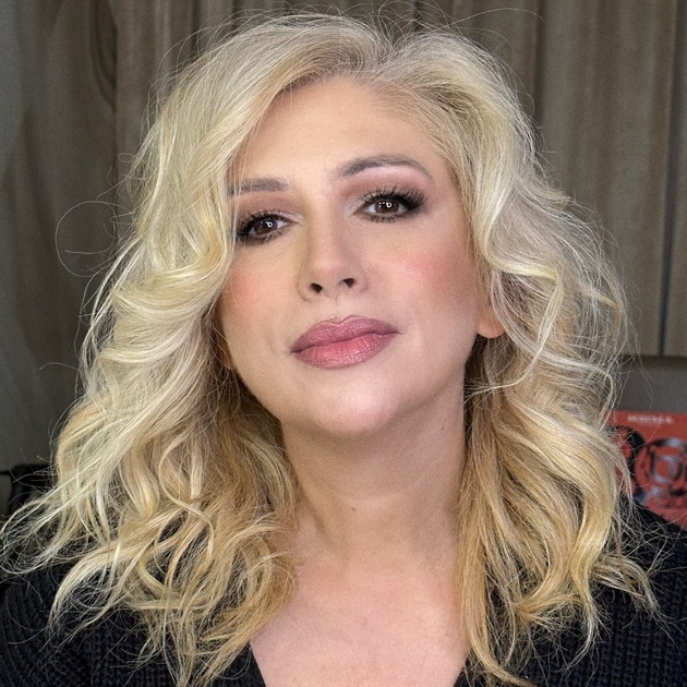 od-semejnite-albumi-na-rebeka-od-80-tite-tatko-mi-gi-razvivashe-fotografiite-vo-kujnata-na-jazhinja-so-shtipki-16.jpg