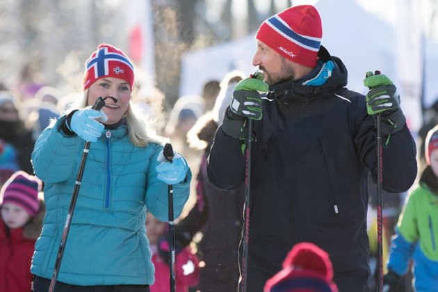 ostana-bremena-od-kriminalec-pa-se-omazhi-za-idniot-kral-na-norveshka-koja-e-princezata-mete-marit-12.jpg