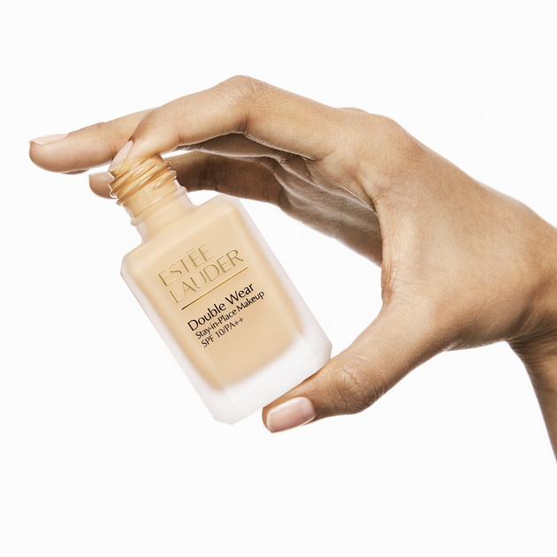 noviot-double-wear-stay-in-place-make-up-slednata-generacija-na-legendarnata-pudra-od-estee-lauder-e-tuka-01_1.jpg