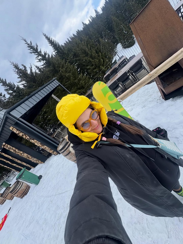 atanas-atanasovski-i-soprugata-na-kopaonik-poziraat-pregrnati-na-snoubord-taa-mu-pravi-fotki-skrishno-16.jpg