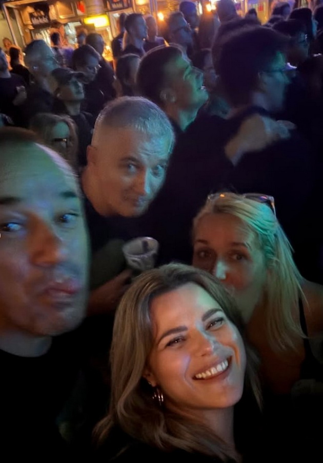 dani-dimitrovska-vljubena-so-soprugot-vo-viena-ja-baknuva-na-koncert-poziraat-zaedno-foto-11.jpg