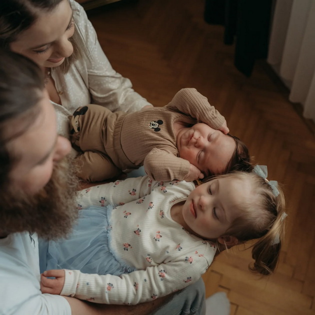 eden-den-so-jovana-majka-na-bebe-i-devojche-4-so-daunov-sindrom-utroto-ni-e-haotichna-trka-vecherta-sofi-teshko-zaspiva-03.jpg