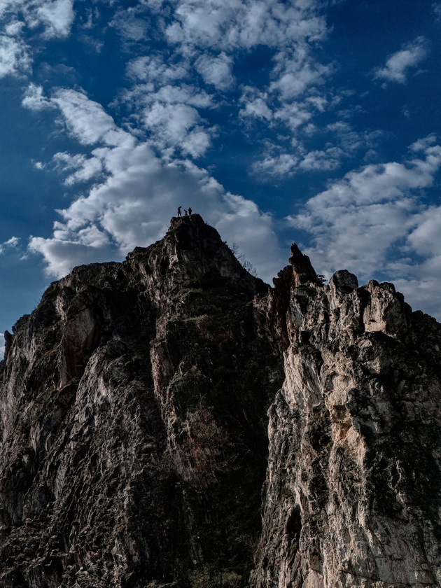 foto-proshetka-niz-eden-od-najubavite-manastiri-vo-okolinata-na-skopje-kje-posakate-da-ispiete-kafe-tamu-15.jpg