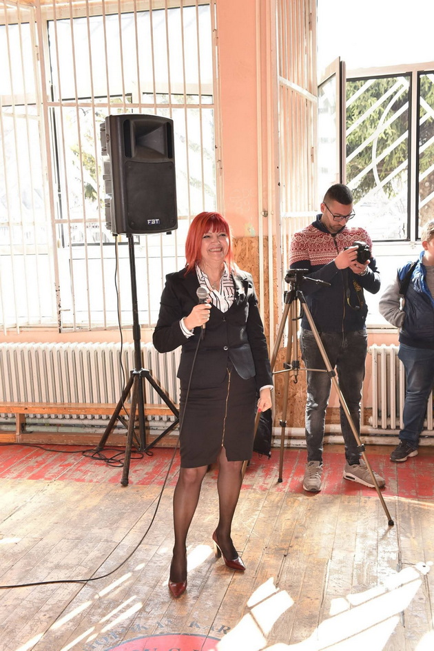 nade-molerovikj-68-inspirativna-zhena-so-strast-za-patuvanja-od-direktorka-na-uchilishte-do-motivaciski-govornik-06.jpeg
