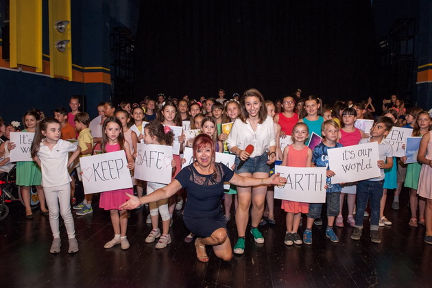 nade-molerovikj-68-inspirativna-zhena-so-strast-za-patuvanja-od-direktorka-na-uchilishte-do-motivaciski-govornik-09.jpeg
