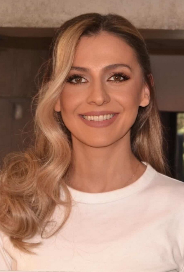 nina-angelovska-izdominira-vo-fustan-so-oskarovski-glamur-na-nastan-pokraj-soprugot-foto-014.jpg