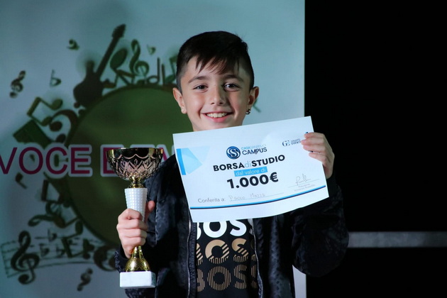 paolo-maca-9-od-skopje-ne-napravi-gordi-na-the-voice-kids-zhivee-vo-rim-so-majka-makedonka-i-tatko-italijanec-11.jpg