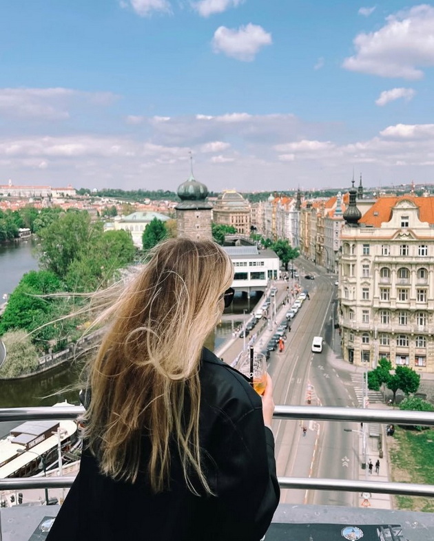 ruftop-bar-vo-praga-e-instagramdjiski-raj-se-naogja-na-vrvot-od-tancuvachkata-kukja-foto-08.jpg