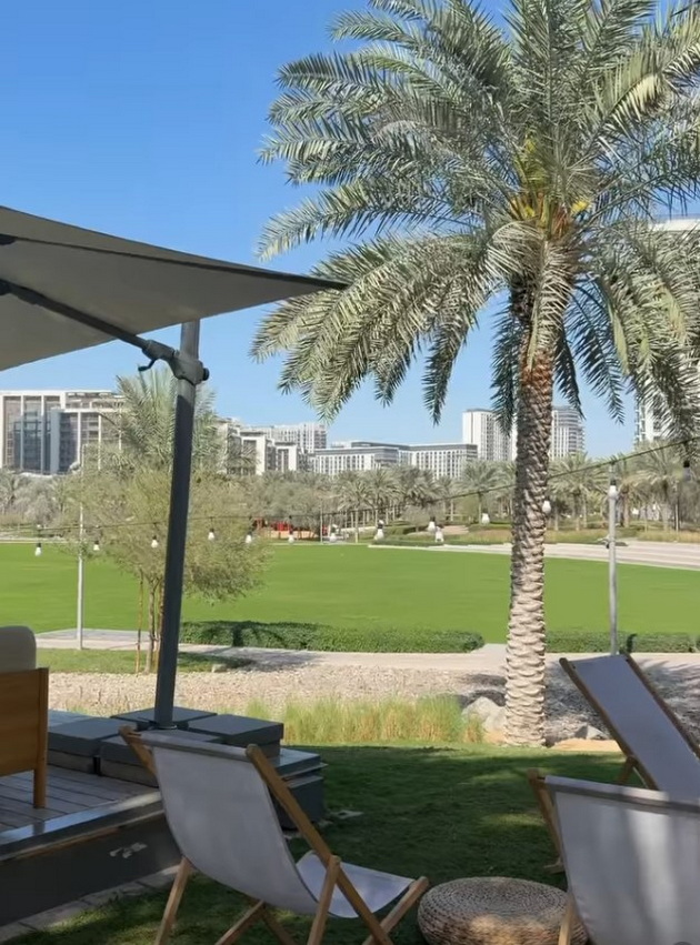 teodora-od-skopje-so-evakuaciski-let-dojde-od-dubai-so-dve-mali-deca-zatvoren-vo-hotelska-soba-bez-igrachki-e-predizvik-05.jpg