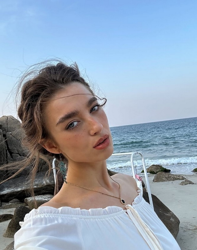 ubavi-makedonki-ivana-karadjova-nash-svetski-model-i-dolgonoga-ubavica-so-sovrsheni-zeleni-ochi-15.jpg