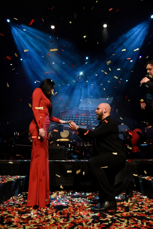 dac-i-aleksandar-im-podarija-na-damite-vecher-polna-so-ljubov-i-nostalgija-na-koncertot-vo-skopje-3.JPG