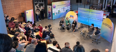dm-ja-promovirashe-platformata-idnina-koja-inspirira-so-zaednichka-volonterska-aktivnost-na-povekje-od-100-prisutni-donacija-i-panel-diskusija-povekje.jpg
