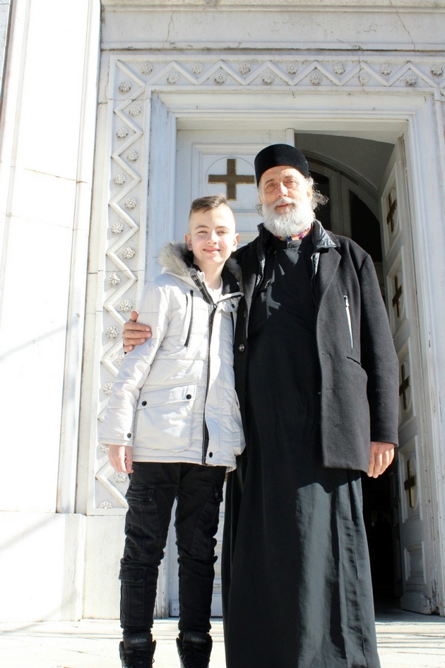 dokumentaren-film-snimen-na-sveti-vasilij-ostroshki-so-leon-i-negovata-majka-psiholog-i-avtor-amela-memish-apostolovska-10.JPG