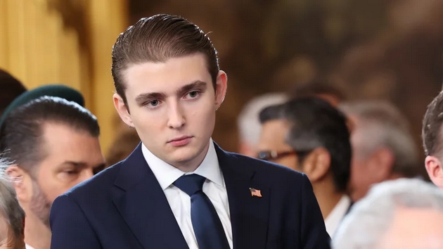 go-saka-endru-tejt-melanija-ushte-go-tretira-kako-dete-skandali-koi-mozhe-da-mu-nashtetat-na-baron-tramp-8.JPG