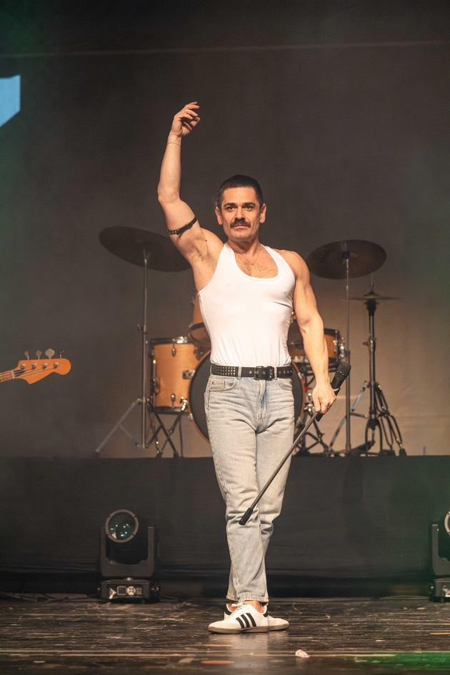 maestralna-izvedba-na-mjuziklot-freddie-the-queen-na-orkestar-diva-05.JPG