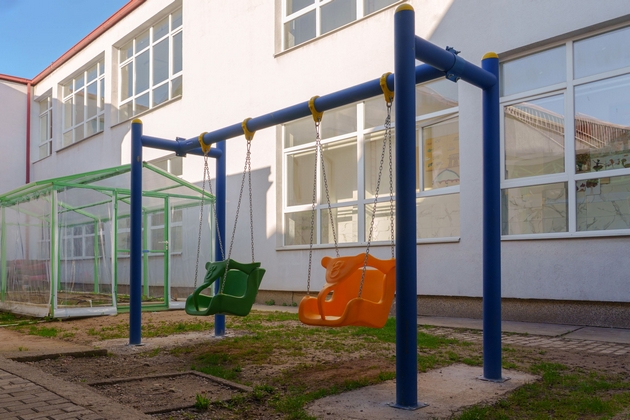 oou-imri-elezi-vo-chair-dobi-ureden-uchilishten-dvor-inkluzivna-oprema-i-uchilnica-na-otvoreno-so-05.JPG