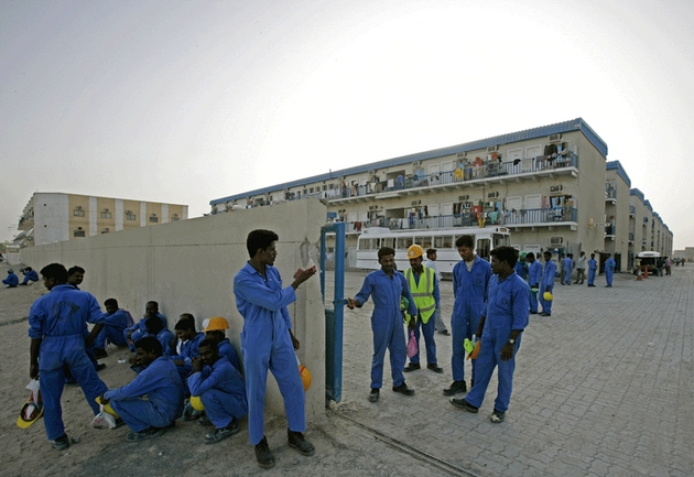 rabotat-za-100-evra-plata-umiraat-poradi-nehumani-uslovi-mrachnata-strana-zad-glamurot-na-dubai-10.JPG