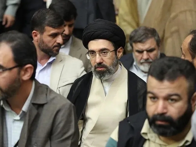 se-lekuval-od-impotencija-vo-anglija-zarabotil-milijardi-so-perenje-pari-koj-e-noviot-misteriozen-lider-na-iran-03.JPG