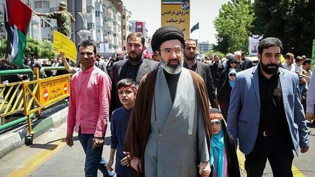 se-lekuval-od-impotencija-vo-anglija-zarabotil-milijardi-so-perenje-pari-koj-e-noviot-misteriozen-lider-na-iran-07.JPG